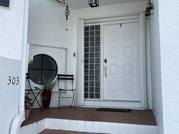 3rd image of 303 NW 36th Ave