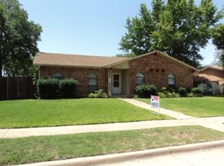 1809 Butterfield Trl, Grand Prairie, TX 75052