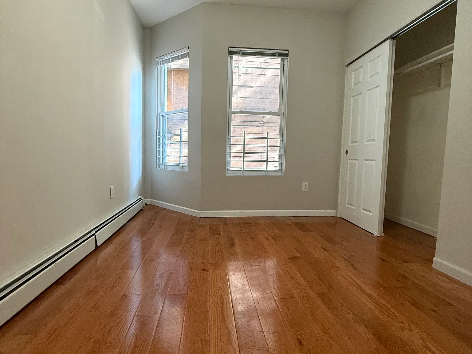 1 bed, 1200 sqft, $3,420 — Photo 3