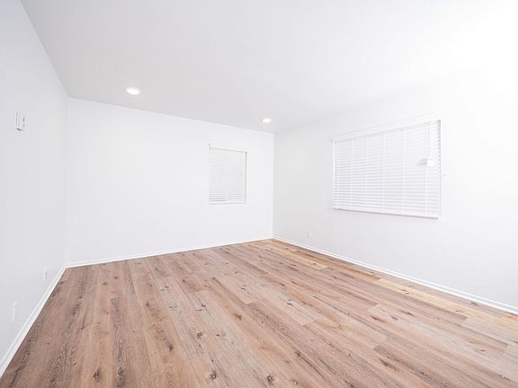 4th image of 3042 Livonia Ave #78-C2