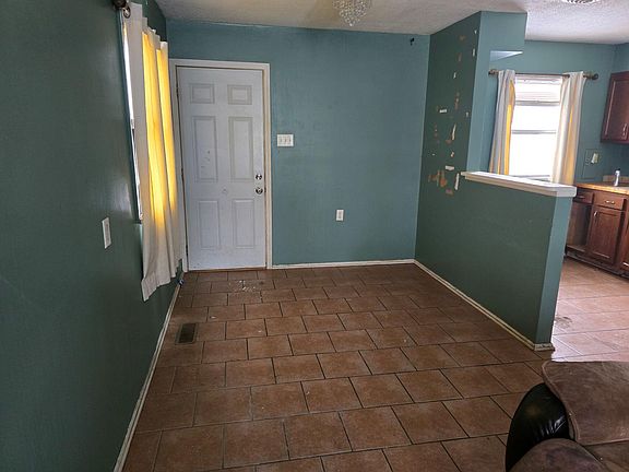 3rd image of 128 N Guyer St