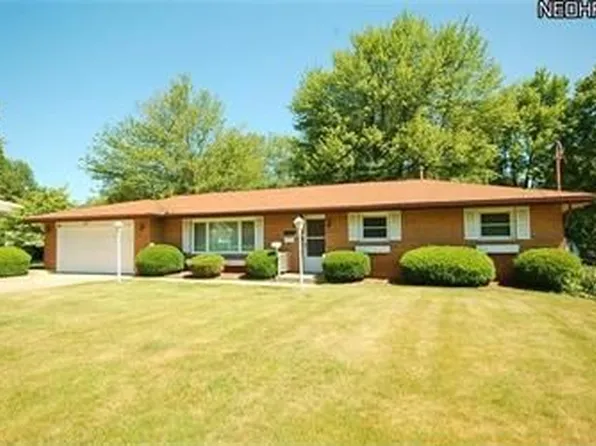 7627 Catherine St SE, Masury, OH 44438