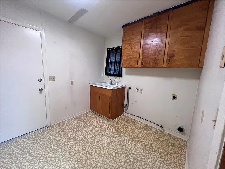 626 N Resident St — Photo 14