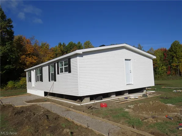 2658 Eagle Point Dr, Madison, OH 44057