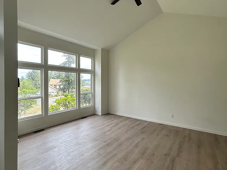 10928 Hillsboro Dr NW — Photo 2