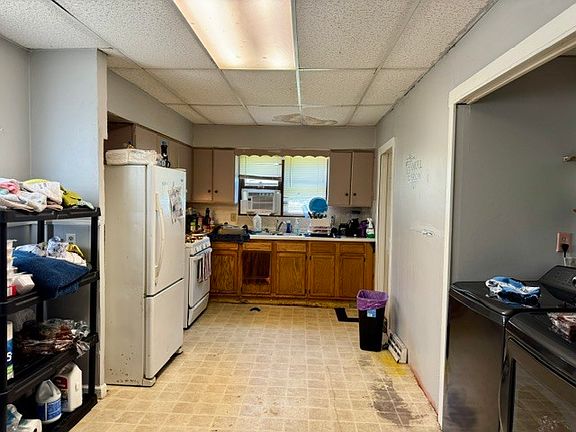 5th image of 506 W Reynolds St