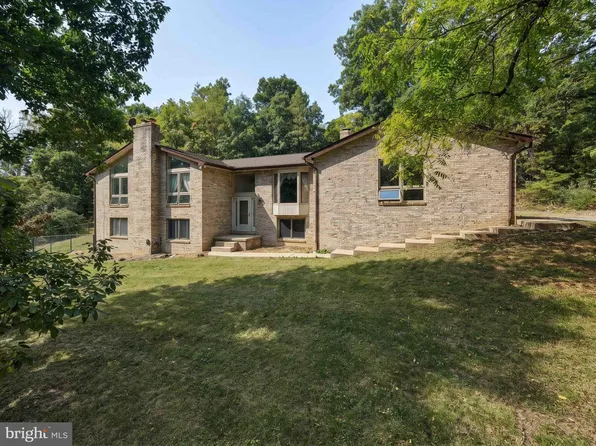 107 Fairview Cir, Woodstock, VA 22664