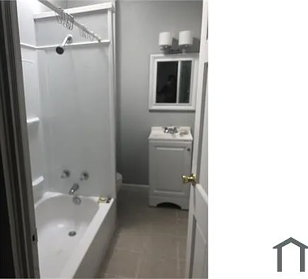 2835 Lake Ave — Photo 16