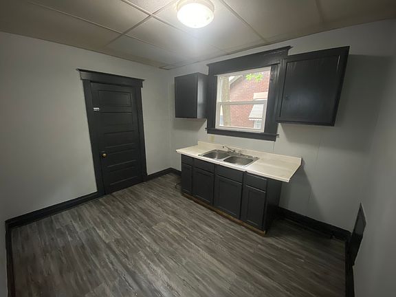 5th image of 305 Chandler St