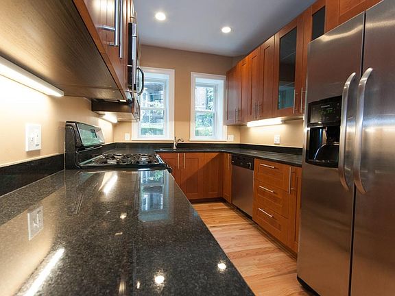 4th image of 6 Lothian Rd #1