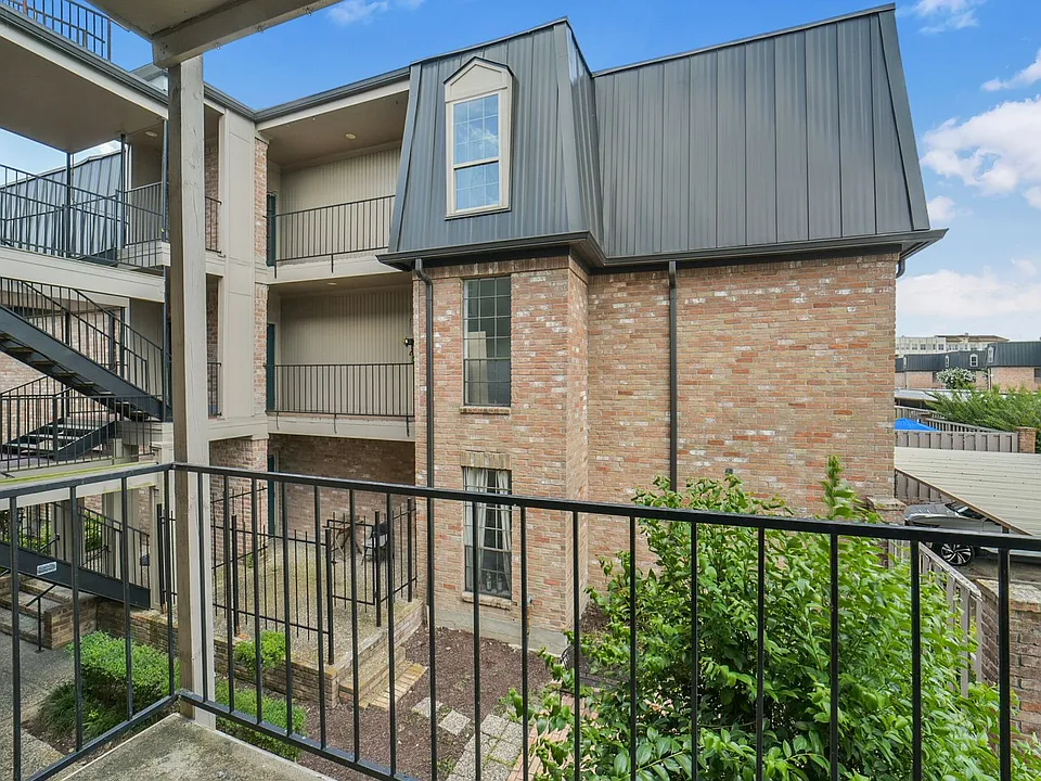 2400 N Braeswood Blvd #213