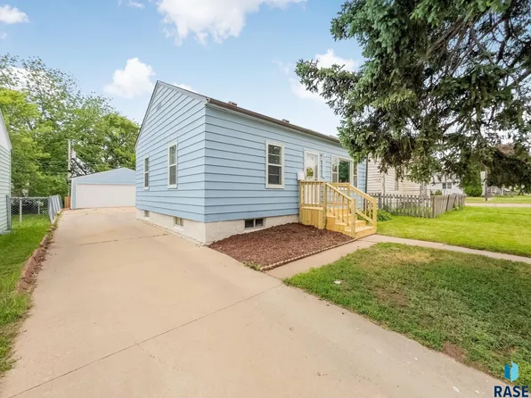 705 S Mable Ave, Sioux Falls, SD 57103