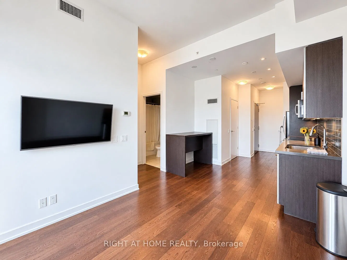 1 bed, $2,350 — Photo 3