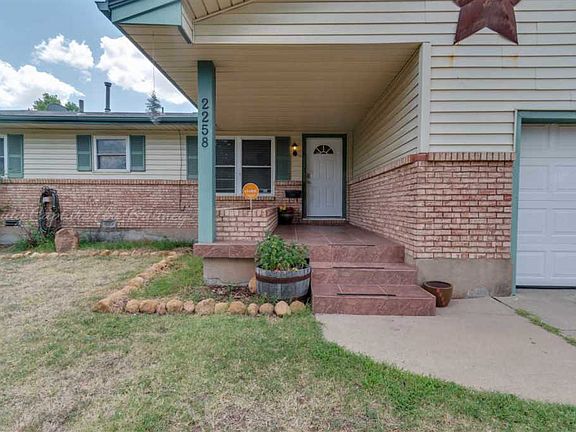 2nd image of 2258 NW 40th St