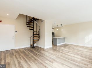 44 S 3rd St APT 4F, Philadelphia, PA 19106