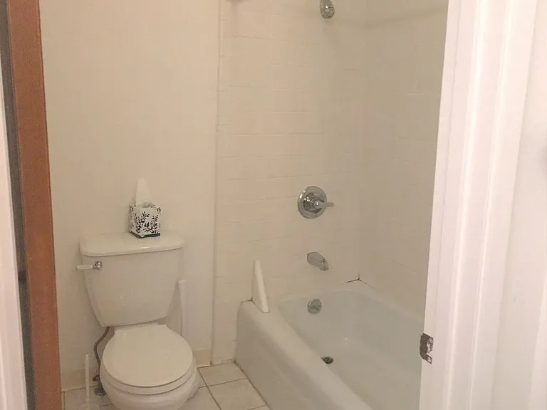 222 Laine St — Photo 2