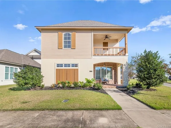 5821 Crape Ct, Lake Charles, LA 70605