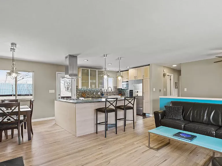 4555 Brookfield Dr — Photo 11