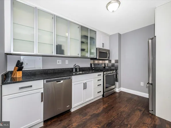 1225 Martha Custis Dr APT 712, Alexandria, VA 22302