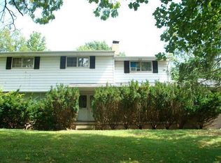 5924 Hithergreen Dr, Dayton, OH 45429