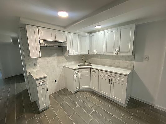 3rd image of 75-15 Caldwell Ave #Bs
