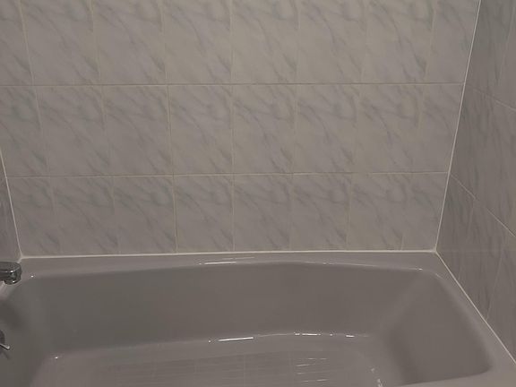 5th image of 600 Mayfair Dr S #1