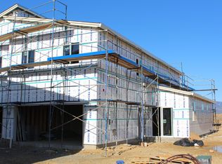 869 Congaree Ln, Redding, CA 96001