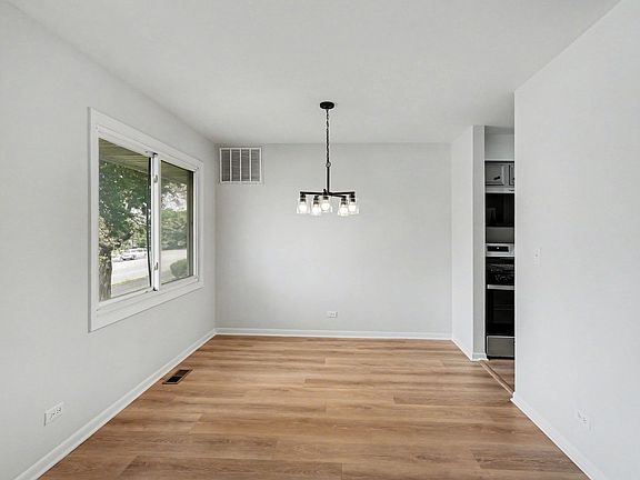 4th image of 3008 Roberts Dr APT 7