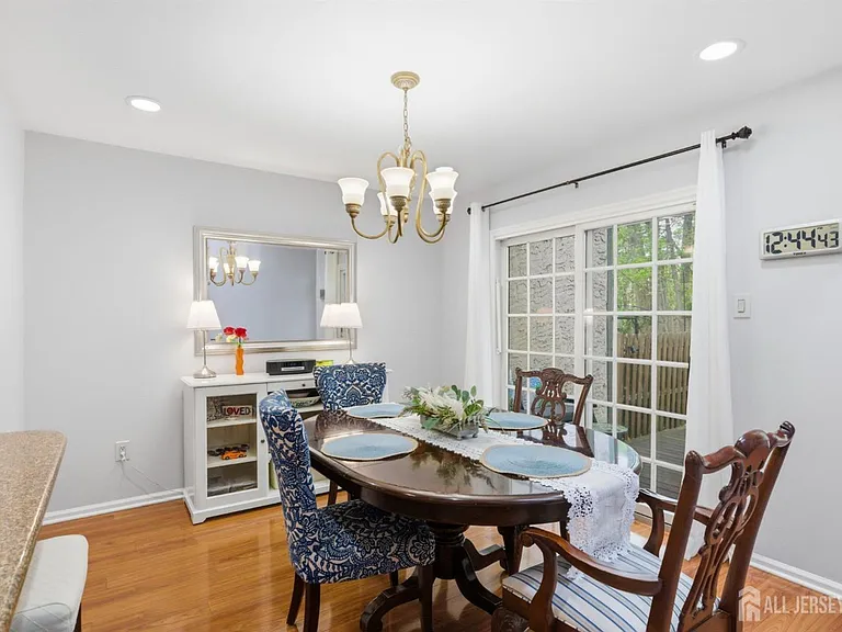 3 Dorchester Dr — Photo 15