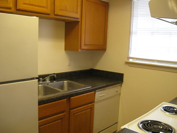 3rd image of 730 Poland Ave APT C