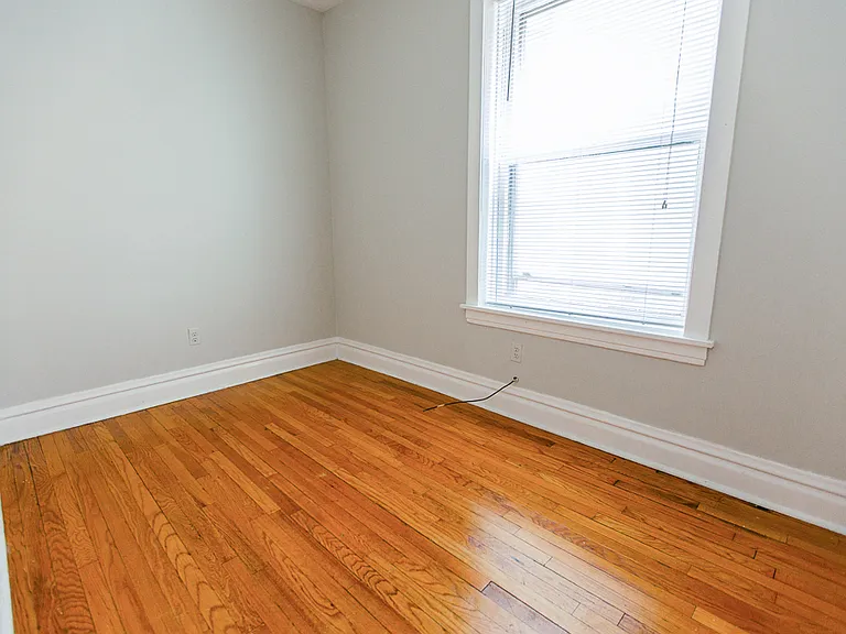 1104 N. Oakley Blvd. — Photo 11