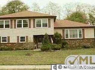 16 Cypress Ln, Marlboro, NJ 07746