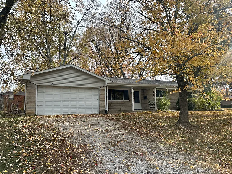 77 Bonniebrook Rd — Photo 1