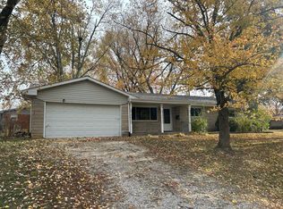 77 Bonniebrook Rd, Chatham, IL 62629