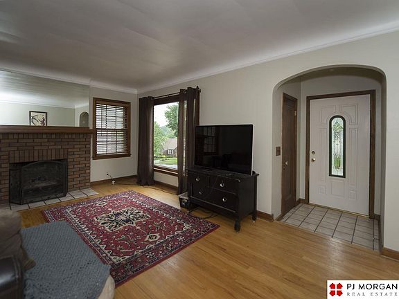 2nd image of 5835 Woolworth Ave