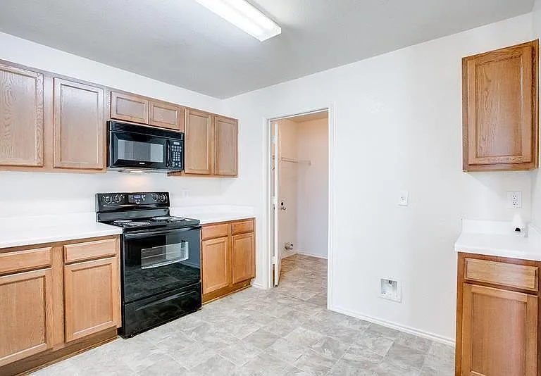 10540 Flagstaff Run — Photo 10