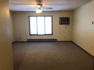 210 S Linden St APT 1, Belle Plaine, MN 56011