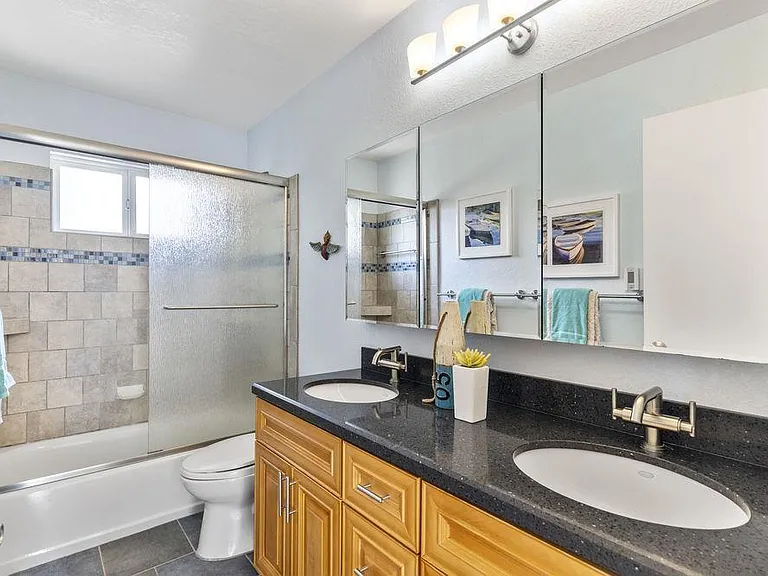 528 Lakemead Way — Photo 6