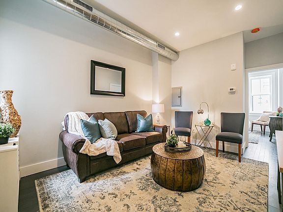 4th image of 335 Dickinson St #1