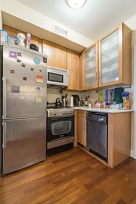 Rented by Bold New York | media 77