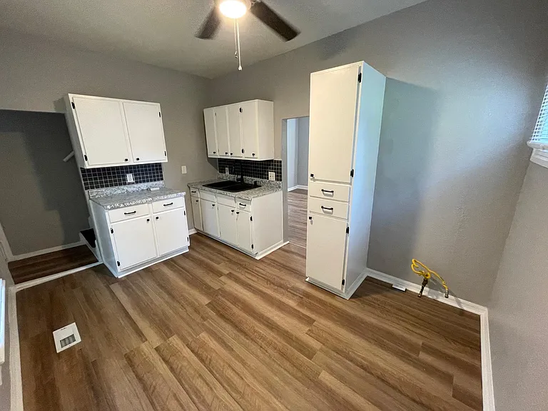 3928 Highland Ave — Photo 10
