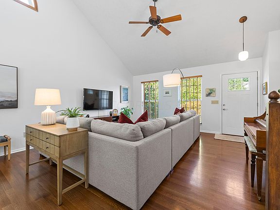 4th image of 6049 Tuswell Dr