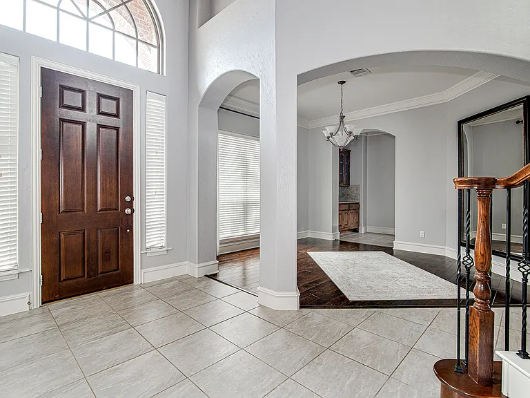 828 Thomas Crossing Dr — Photo 5