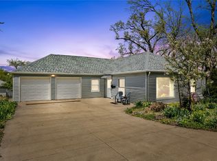 3960 Johnson Ave NW, Cedar Rapids, IA 52405