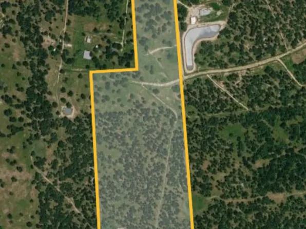 573 County Road 286, Edna, TX 77957