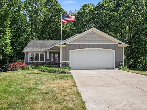 12679 Goldenrod Ct, Wayland, MI 49348