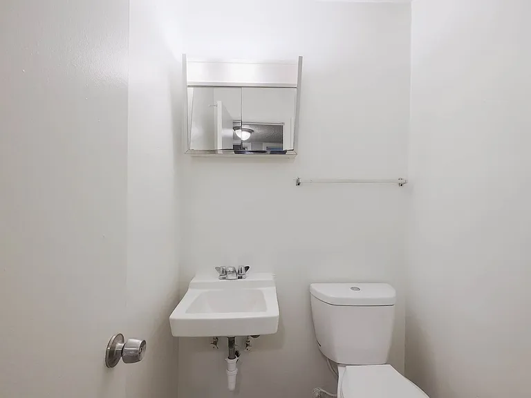 Hampton Hall | Comfort, Convenience, & Community All In One — Photo 309