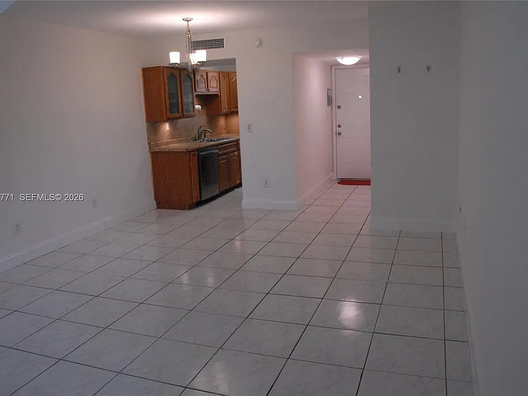 10907 N Kendall Dr #416 — Photo 8