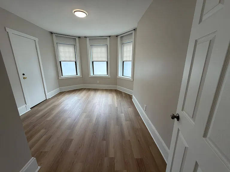 394 Riverway #3 — Photo 10