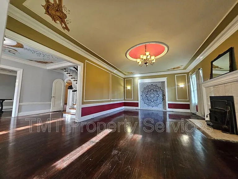 1214 N Pershing Ave — Photo 72